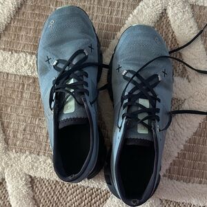 Women’s On Running on cloud X 3 size 8